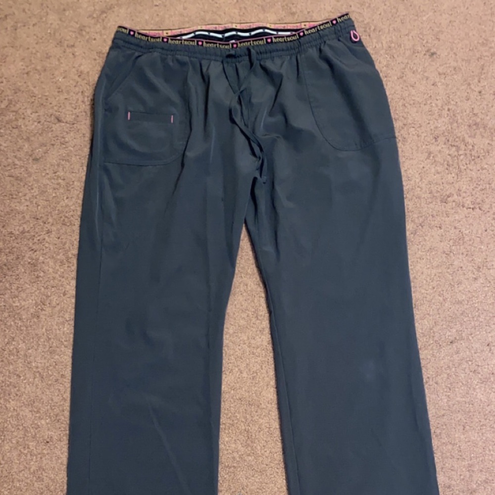 XL heart soul brand scrub bottoms with stretch